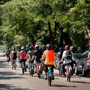 Bikes, Bites und Brews: Chicago’s Signature Dishes Bike Tour