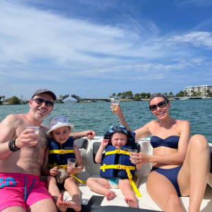 Diversión para todos: Excursión en barco privado ¡Aventura en Miami! Casas de famosos, delfines & Diversión con el snorkel