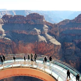 Gran Cañón: Skywalk + Vuelo en helicóptero + Paseo en barco desde Las Vegas