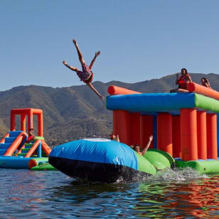 Cali Splash Park en el Lago Castaic