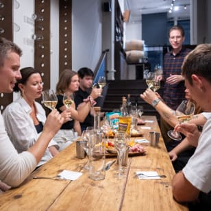 Paris Wine Tasting Course: 5 Wines & Aperitif Plates with 1 Sommelier (evening)