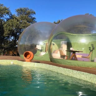 The Toril Glamping Experience: Camera doppia a bolle con piscina e brunch