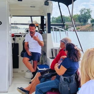Seville: Guided Boat Tour on the Guadalquivir River