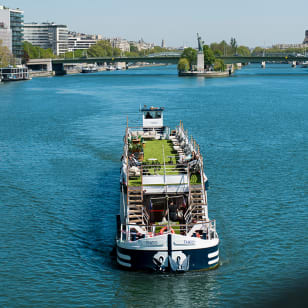 Trattoria en Seine a bordo del Théo