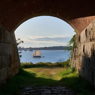 Excursión privada a la isla Fort en la bahía de Casco: crucero en barco y visita a la isla