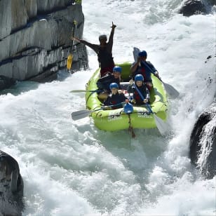 Ganztägige Wildwasser-Rafting-Tour auf dem Middle Fork von Auburn (Klasse 3-4)