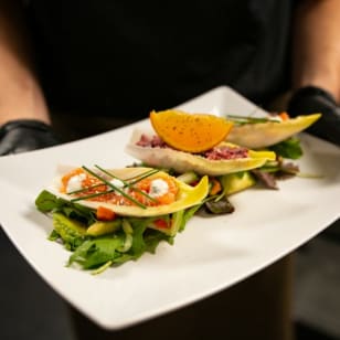 Dineren in het donker in Amsterdam