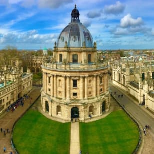 Oxford Audio Tour: Behind the Gown