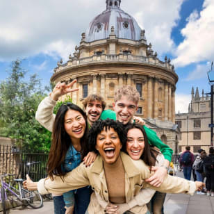 Oxford - Juego de exploración e interacción en grupo de hasta 5 personas