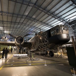 Brooklands Museum: Erkunde einen Zweiten Weltkrieg-Bomber!