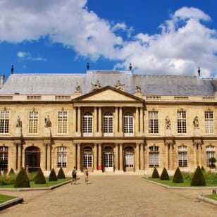 Treasure hunt in the Marais