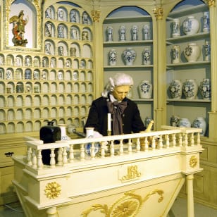 Besuch des Pharmazie-Museums