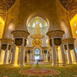 Half-Day Trip from Dubai: Sheikh Zayed Grand Mosque Express Entry