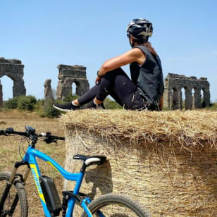 Via Appia: Tour in E-Bike fuori dai sentieri battuti + Catacombe + Cibo
