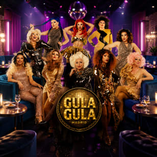 Cena buffet con barra libre de bebidas y espectáculo Drag