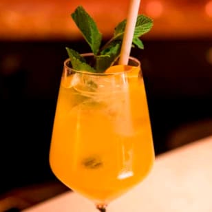 2x1 on Chaman Spirits cocktails at VinoPremier