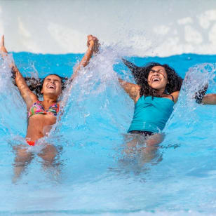 Raging Waters Los Angeles: Eintrittskarte