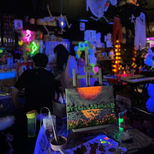 Taller Neon Paint and Sip