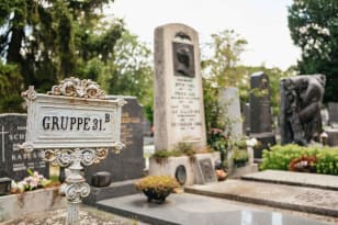 Vienne : visite guidée du cimetière central