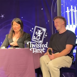 Twisted Tarot : là où la comédie rencontre le destin et les secrets du tarot