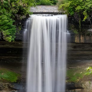 Minnehaha Falls: A Self-Guided Audio Tour of Minneapolis