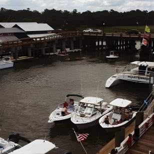 Dietro le quinte del Shem Creek Shrimp Walking Tour