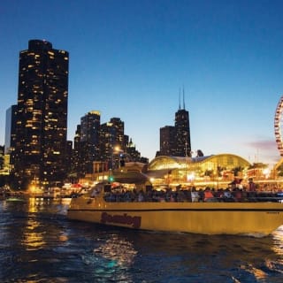 Crucero por los fuegos artificiales frente al lago de Chicago 2