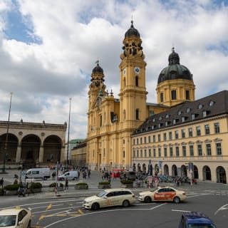 Hop-On Hop-Off Tour durch München (24 oder 48 Stunden) 8