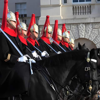 Mandato reale e tour a piedi dei palazzi reali 2