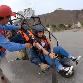 Vuelos en parapente sobre la Costa Verde de Lima 8
