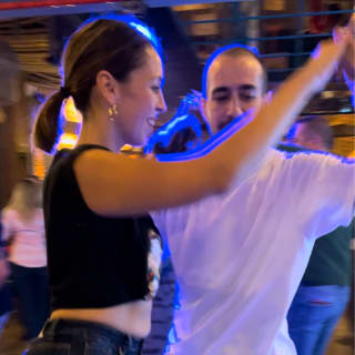 Clase de bachata en el El Xiringuito de Samo's Beach 2