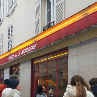 Paris Montmartre Walking Tour Best Art Culture and Food 7