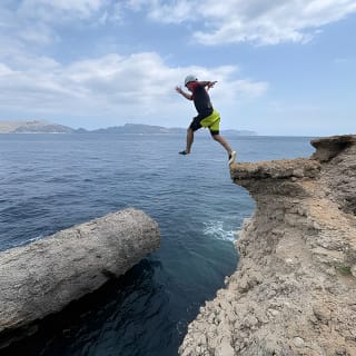 Coasteering e tuffi dalle scogliere nel nord di Maiorca 9