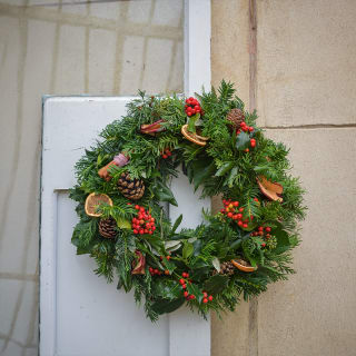 Christmas wreath making workshop at Fulham Palace 1
