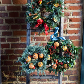 Christmas wreath making workshop at Fulham Palace 4