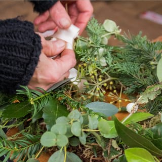 Christmas wreath making workshop at Fulham Palace 3