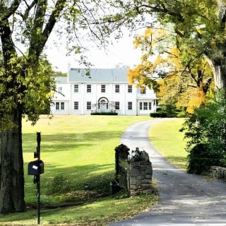 Nashville "Homes Of The Stars" Narrated Bus Tour with 30+ Celebrity Homes 1