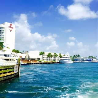 Venice of America Tour | Millionaire's Row | Complimentary Drinks 11