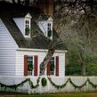 Williamsburg’s Winter Wonderland: A Historic Holiday Stroll 4