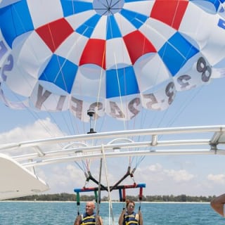 90-minütiges Parasailing-Abenteuer über Anna Maria Island, FL 30