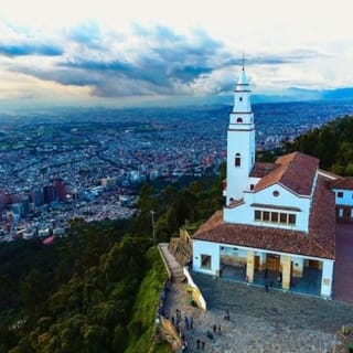 Besuche Bogotá: Das Viertel La Candelaria, Monserrate, das Goldmuseum und das Botero-Museum 5
