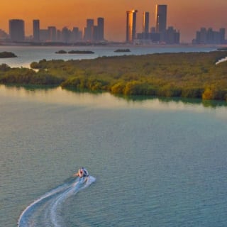 Abu Dhabi: Rhino Rides Self-Drive Speedboat Tour 4