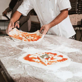 Pizza Making Masterclass presso Pizza Pārā 2