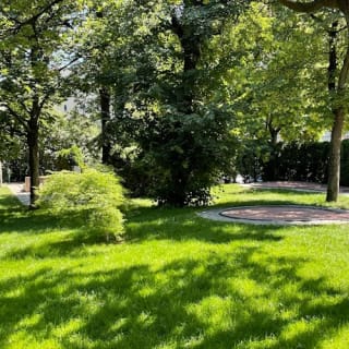 Žižkov TV Tower: Minigolf 4