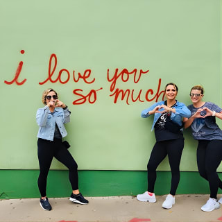 Austin Murals & Mimosas Roofless Party Bus Tour e Photoshoot 24