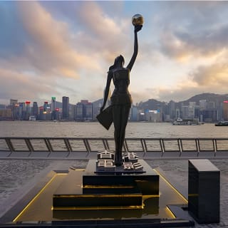 HK: Sunset Victoria Harbour Cruise con degustazione di dim sum 4