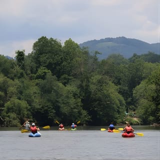 Beautiful Self Guided Kayaking by the Biltmore 3