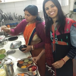 Private Vegetarian Rajasthani Cooking Class and Meal with Locals in Jaipur 2