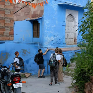 Walk in blue City 26
