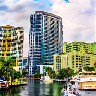 Venice of America Tour | Millionaire's Row | Complimentary Drinks 12